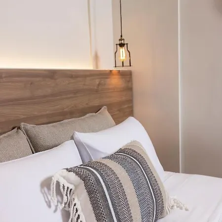 Noemie Premium Pensión 4*